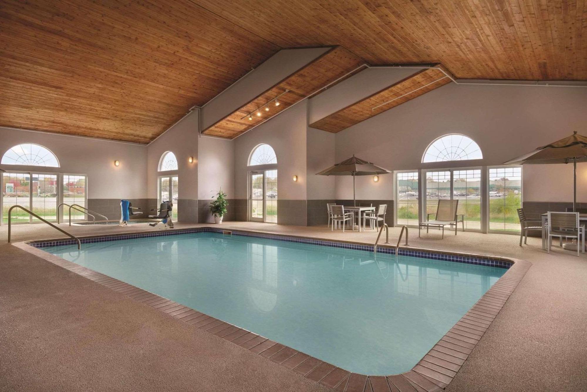 Country Inn & Suites By Radisson, Waterloo, Ia Exteriér fotografie